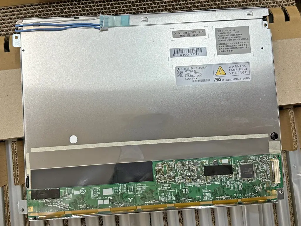 AA121SL22    MITSUBISHI  12.1 inch  panel lcd