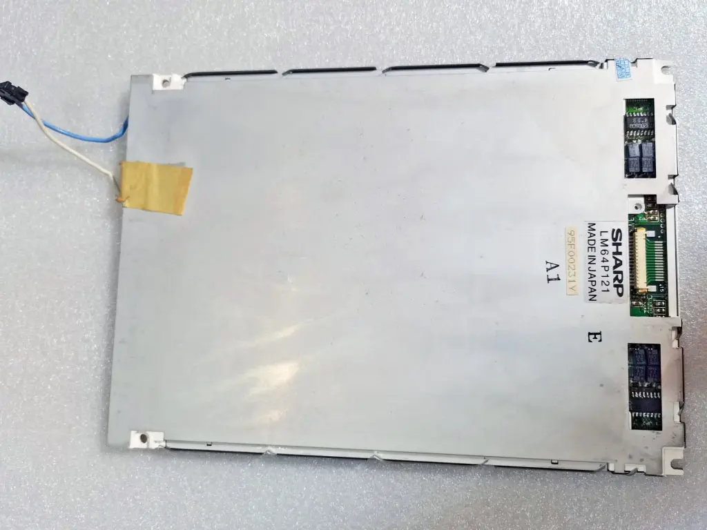 Sharp LM64P121 8