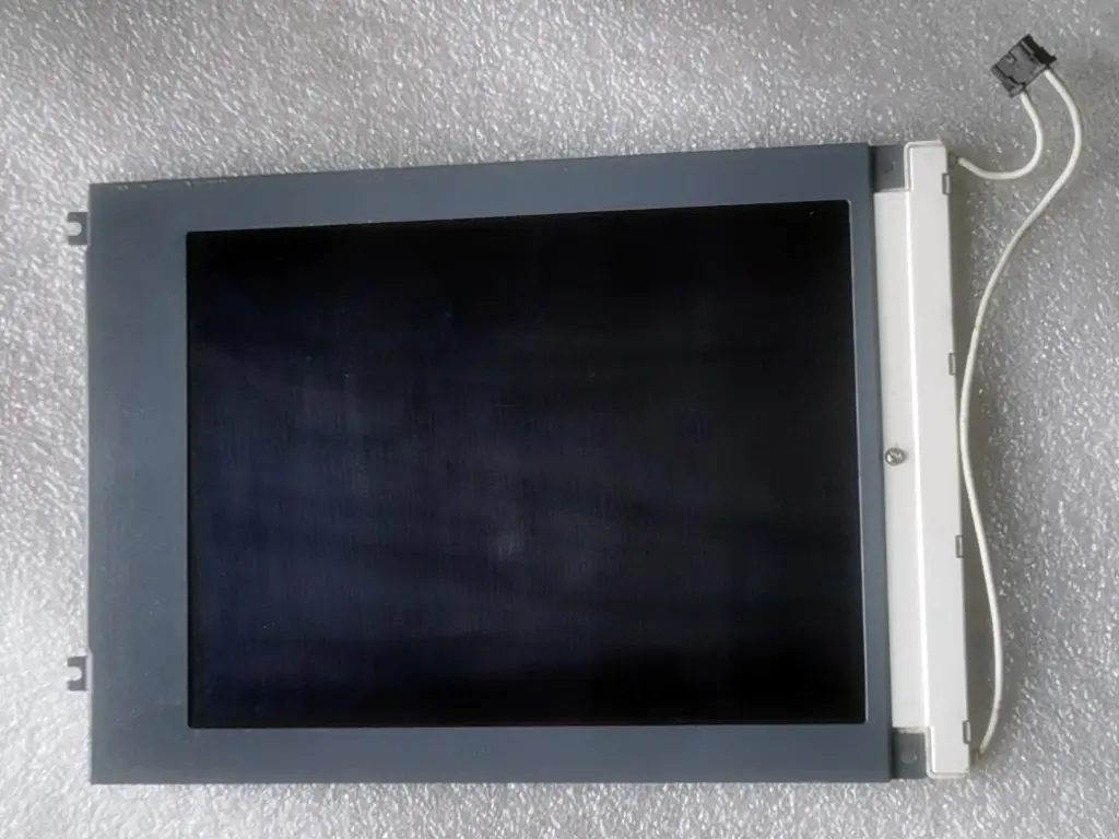 DMF-50383NF-FW   Kyocera 7.2 inch  lcd panel