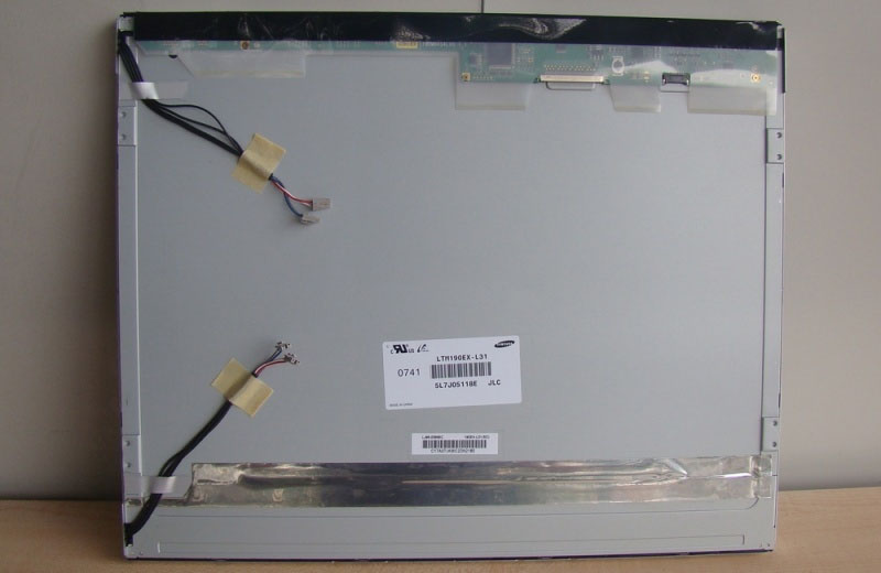 G190EAN01.3   AUO   19  LCD