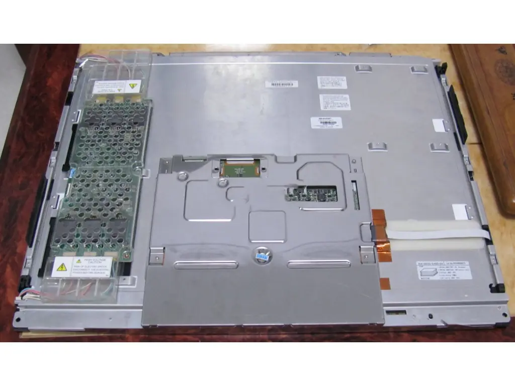 LQ231U1LW01  Sharp  23.1 inch  tft lcd module