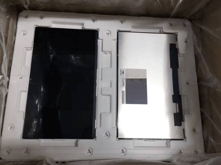 lq133m1jw03  Sharp 13.3   inch  lcd panel